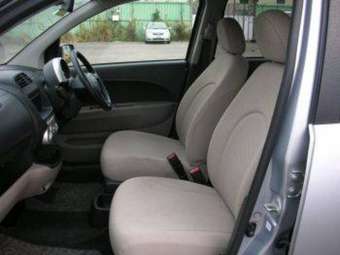 2004 Toyota Passo Photos