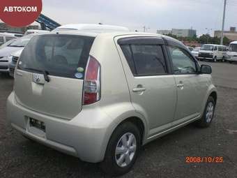 2004 Toyota Passo Images