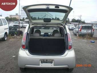 2004 Toyota Passo Photos