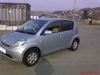 2004 Toyota Passo Pictures