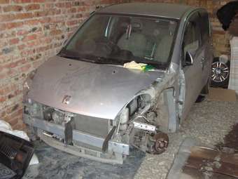 2004 Toyota Passo Photos