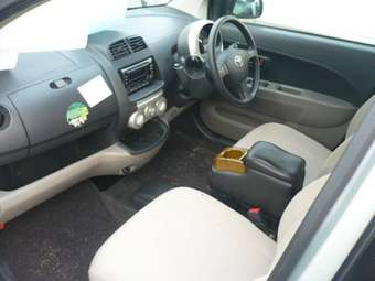2004 Toyota Passo Photos