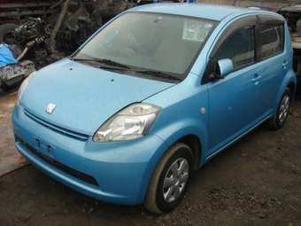 2004 Toyota Passo Pics