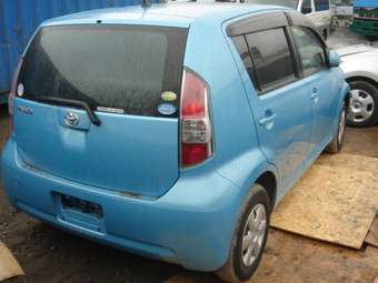 2004 Toyota Passo Pictures