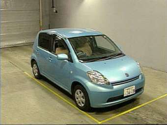 2004 Toyota Passo Pics