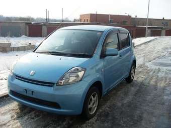 2004 Toyota Passo Pictures