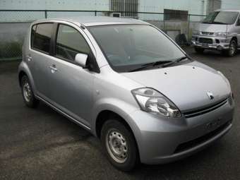 2004 Toyota Passo Pictures