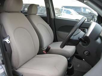 2004 Toyota Passo Photos