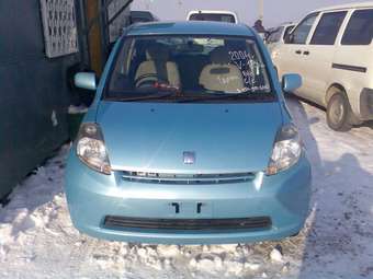 2004 Toyota Passo Images