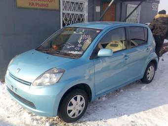 2004 Toyota Passo Pics