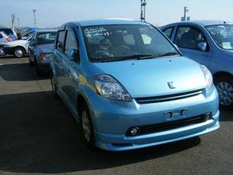 2004 Toyota Passo Pictures