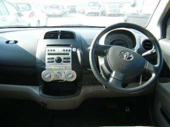 2004 Toyota Passo Photos