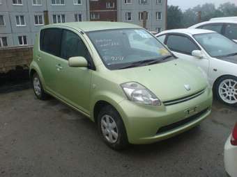 2004 Toyota Passo Pictures