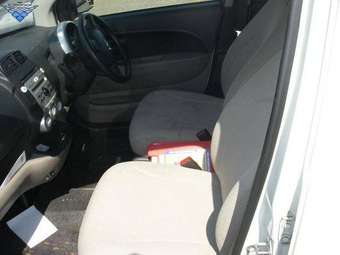2004 Toyota Passo Photos