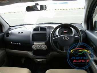 2004 Toyota Passo Pictures