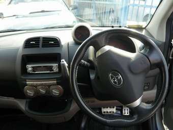 2004 Toyota Passo Pictures