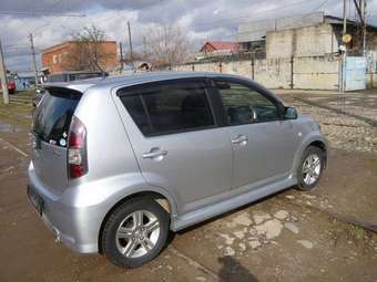 2004 Toyota Passo Images
