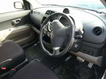 2004 Toyota Passo Pics