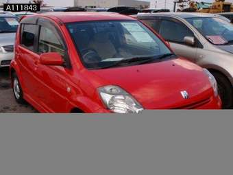2004 Toyota Passo Pics