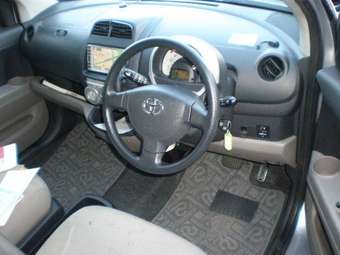 2004 Toyota Passo Pictures