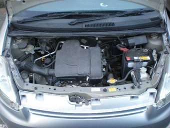 2004 Toyota Passo Photos