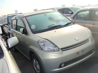 2004 Toyota Passo Photos