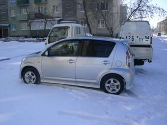 2004 Toyota Passo Pictures