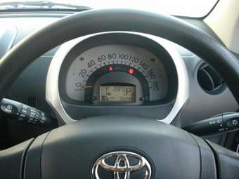 2004 Toyota Passo Photos