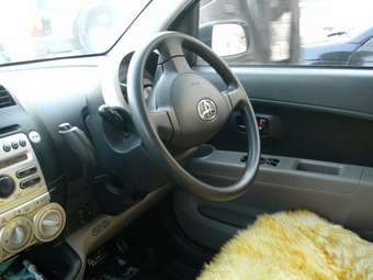 2004 Toyota Passo Images