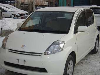 2004 Toyota Passo Pictures