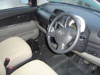 2004 Toyota Passo Pics