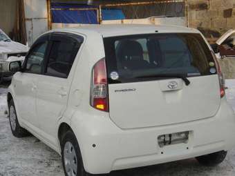 2004 Toyota Passo Pictures