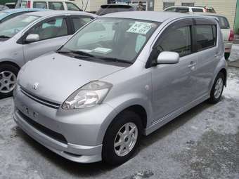 2004 Toyota Passo Pictures