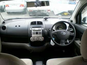 2004 Toyota Passo Pictures