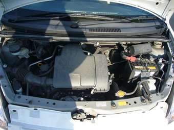 2004 Toyota Passo Photos