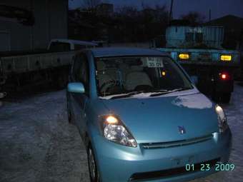 2004 Toyota Passo Pictures