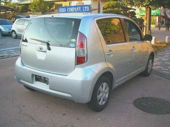 2004 Toyota Passo Images