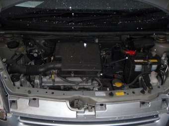 2004 Toyota Passo Photos