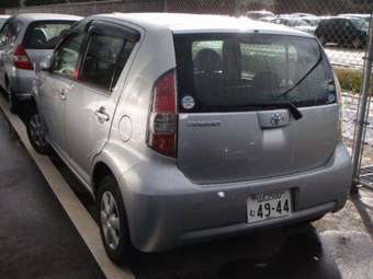 2004 Toyota Passo Images