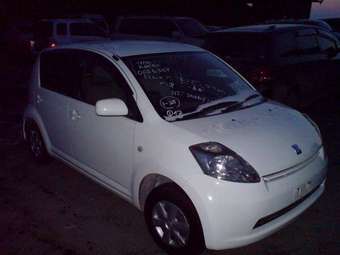 2004 Toyota Passo Pictures