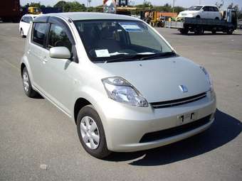 2004 Toyota Passo Pictures