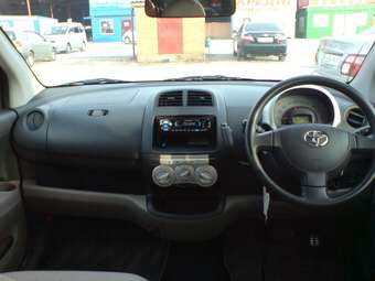 2004 Toyota Passo Photos