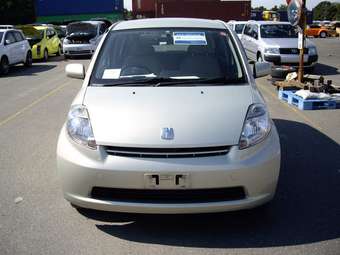 2004 Toyota Passo Photos
