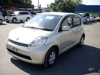 2004 Toyota Passo Pictures