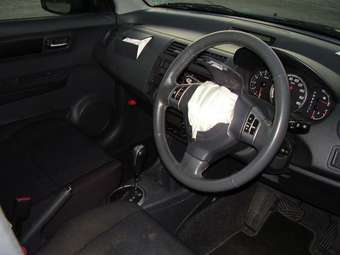 2004 Toyota Passo Pictures