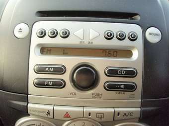 2004 Toyota Passo Photos