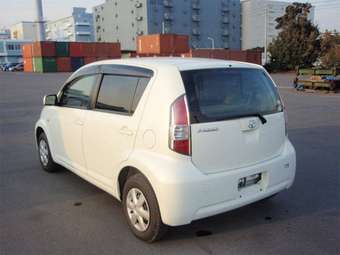 2004 Toyota Passo Pics