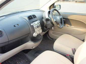 2004 Toyota Passo Photos