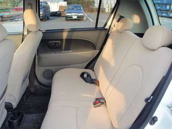 2004 Toyota Passo Photos