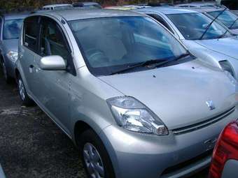 2004 Toyota Passo Pics